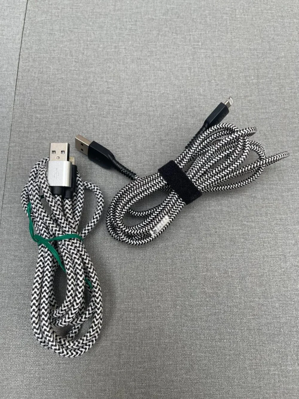 2 Pack lighting to USB charging cable for apple phone/ipad ,pre-owned